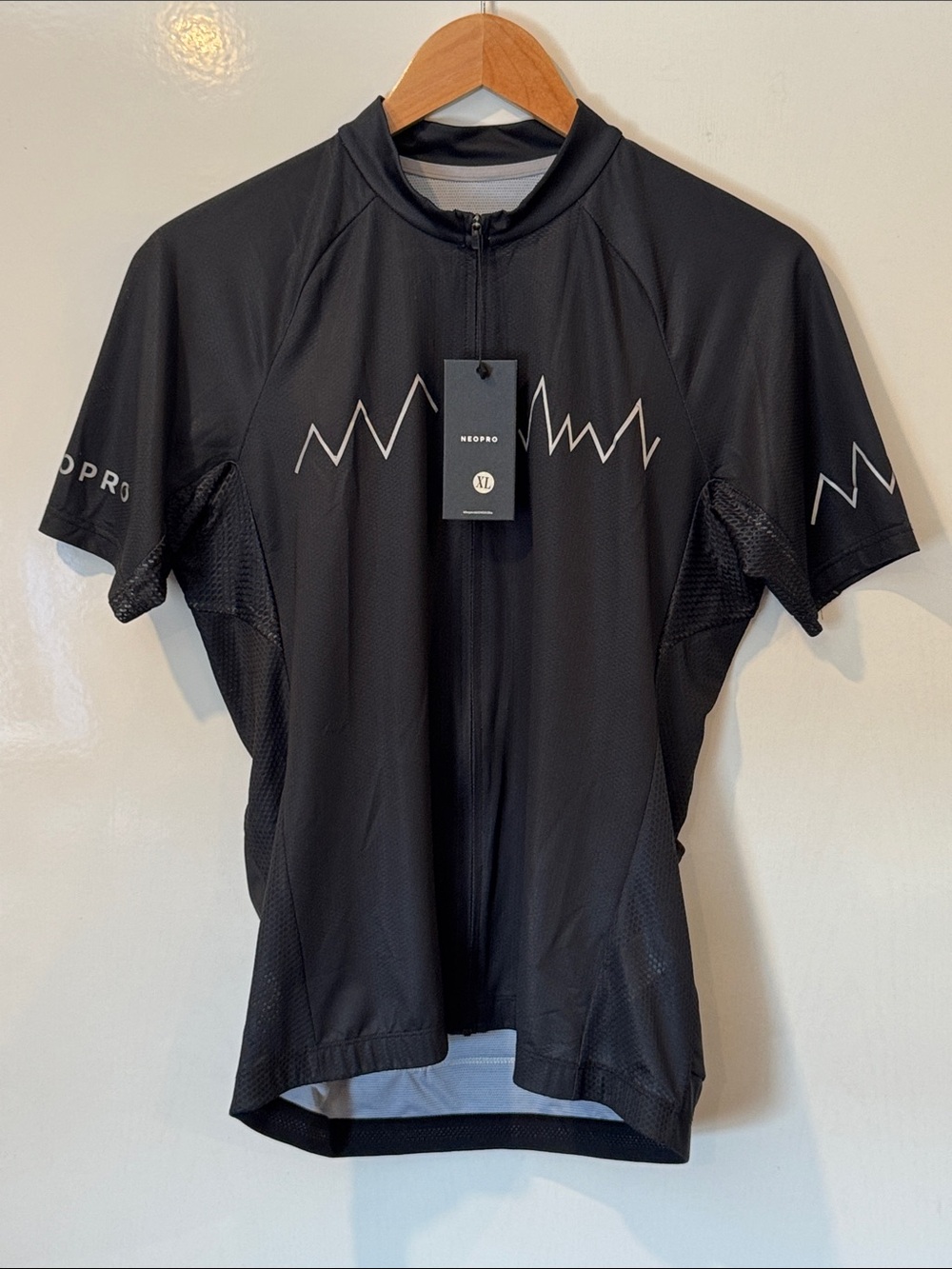 Black Short-Sleeve Cycling Jersey